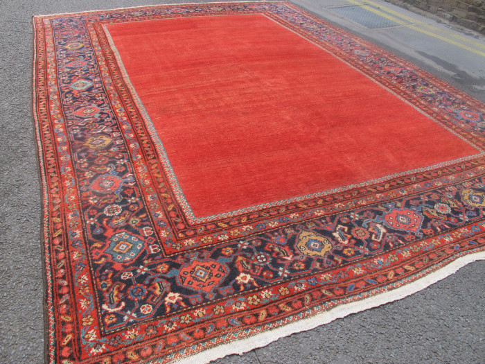 Fereghan Carpet With Open Field Design